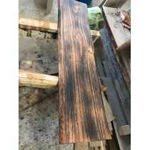Eichenbohle, geflammt, geölt, einseitige Baumkante, Altholz-Stil, rustikal, Massivholz, 120x30x3cm